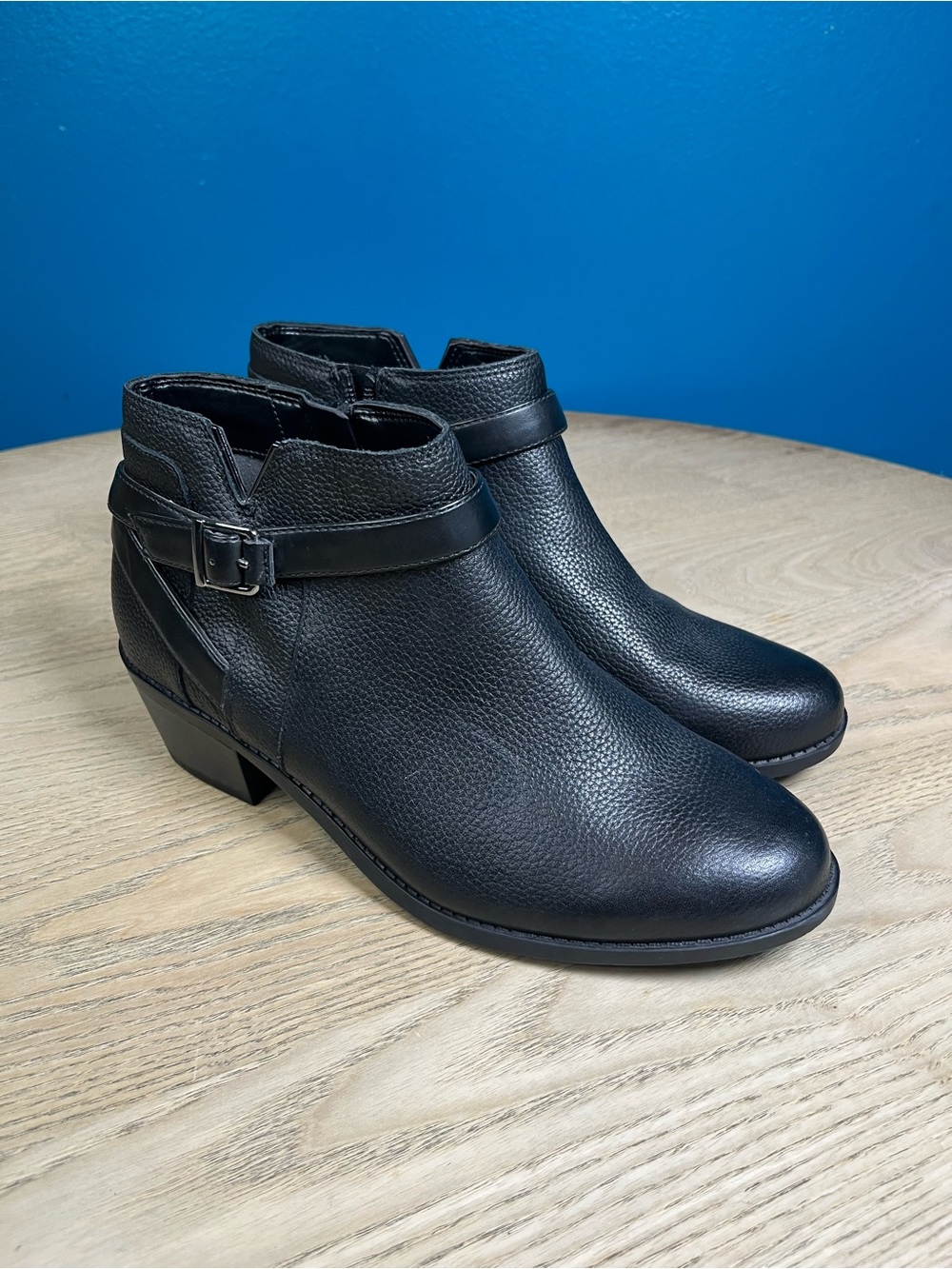 Vionic Farrah Water Repellent Leather Ankle Boots Black Womens Size 8 Wide